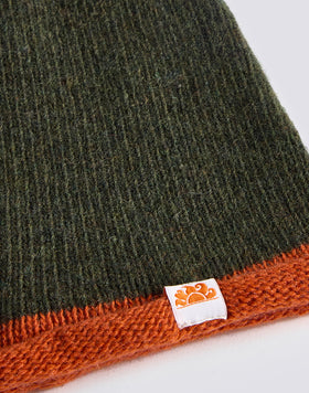 GORRO DE COLOR CONTRASTANTE