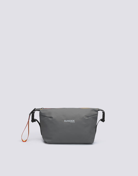 BEAUTY CASE WITH WELDED ZIP
