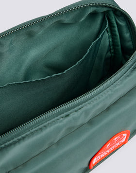 NÉCESSAIRE DE TOILETTE AVEC DÉTAILS ARC-EN-CIEL