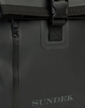 MOCHILA TÉCNICA CON CREMALLERA FRONTAL