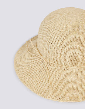 CHAPEAU DE PÊCHEUSE EN PAILLE RIGIDE