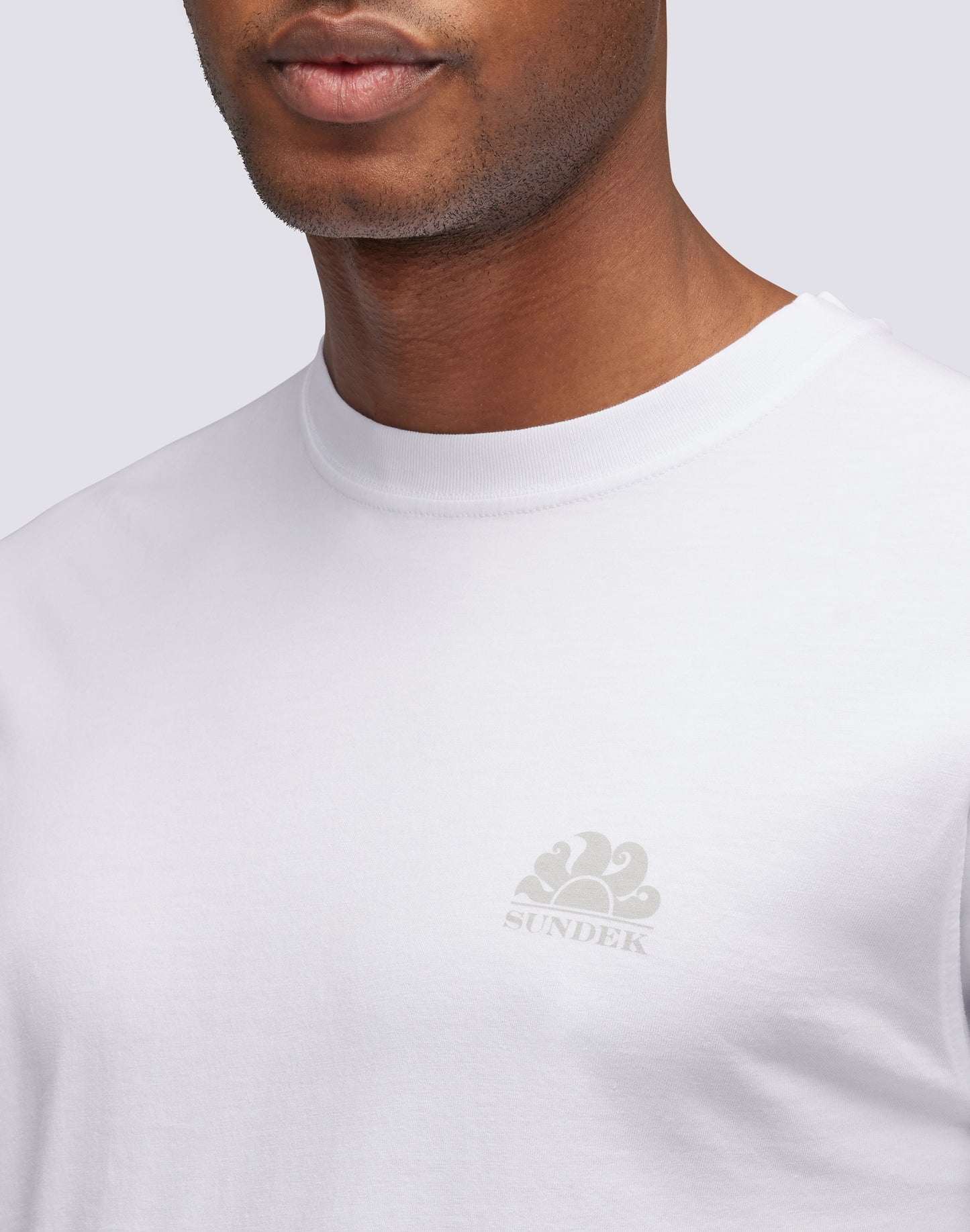 CAMISETA DE CUELLO REDONDO CON LOGOTIPO