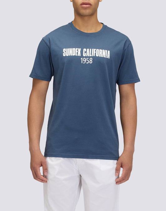 T-SHIRT HOMME À COL ROND AVEC INSCRIPTION « SUNDEK CALIFORNIA 1958 »