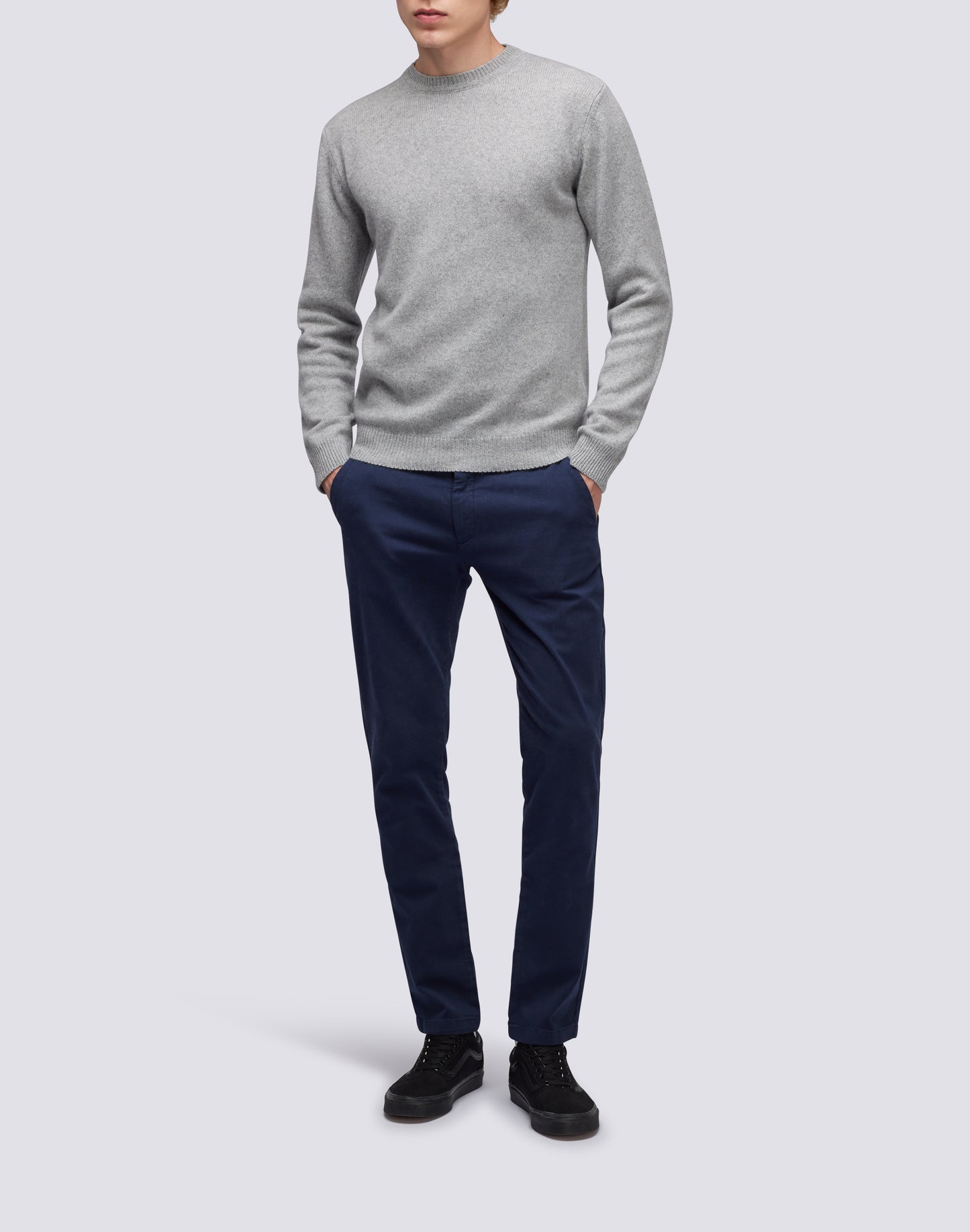 CREW NECK CASHMERE BLEND SWEATER