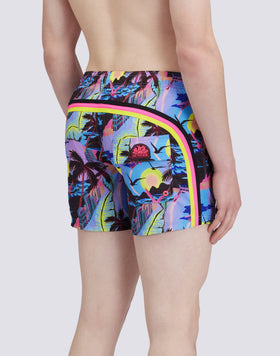 TRAJE DE BAÑO CORTO CINTURA ELÁSTICA POLIÉSTER RECICLADO REPREVE® ESTAMPADO HAWAIIAN POP
