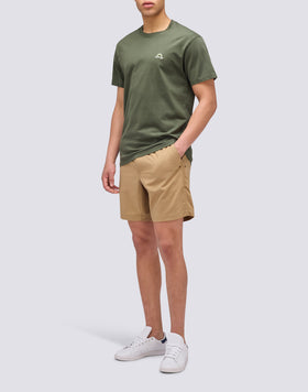 CAMISETA CON BORDADO ARCO IRIS