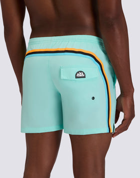 BAÑADOR CON TEJIDO ELÁSTICO, CINTURA ELÁSTICA Y BOLSILLO EXTRAÍBLE