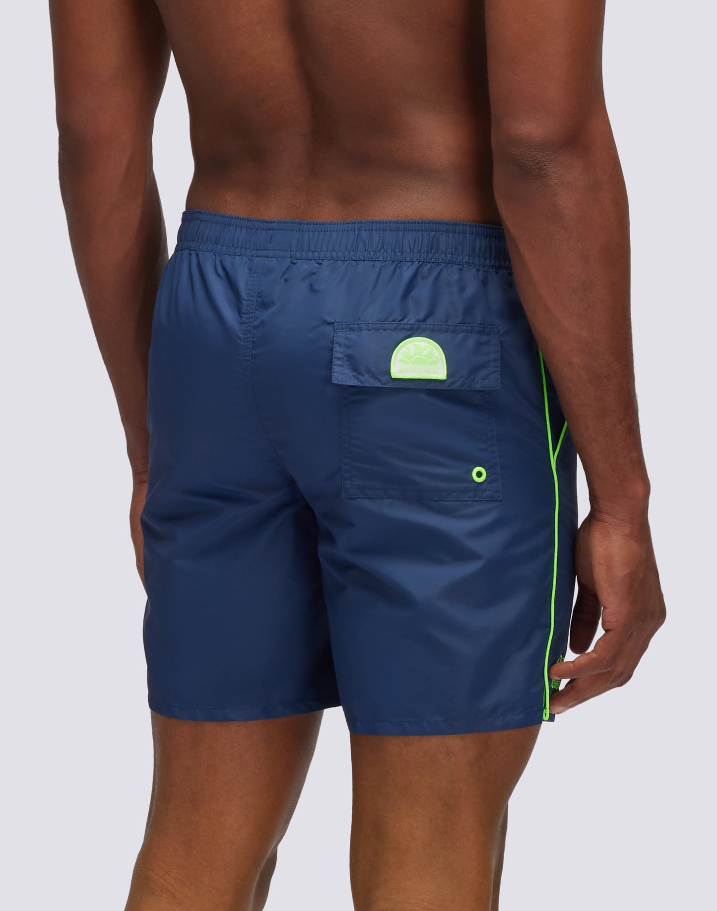 ICONIC TAFFETA STRETCH WAIST MID-LENGTH SWIM TRUNKS