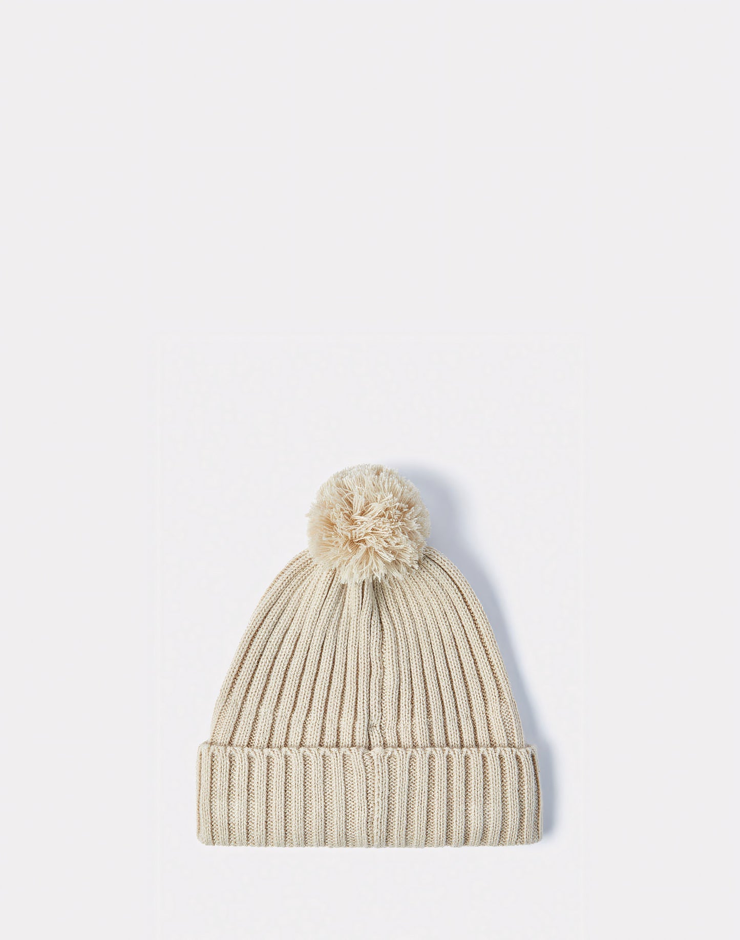 GORRO CON POMPÓN