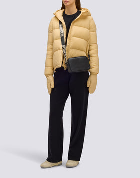 DOUDOUNE COURTE REMBOURRÉE À CAPUCHE POUR FEMME