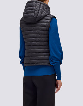 CHALECO DE MUJER CON CAPUCHA