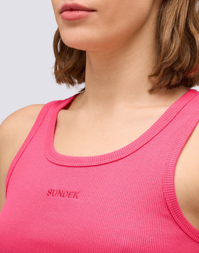 CROP TOP CON LOGOTIPO BORDADO