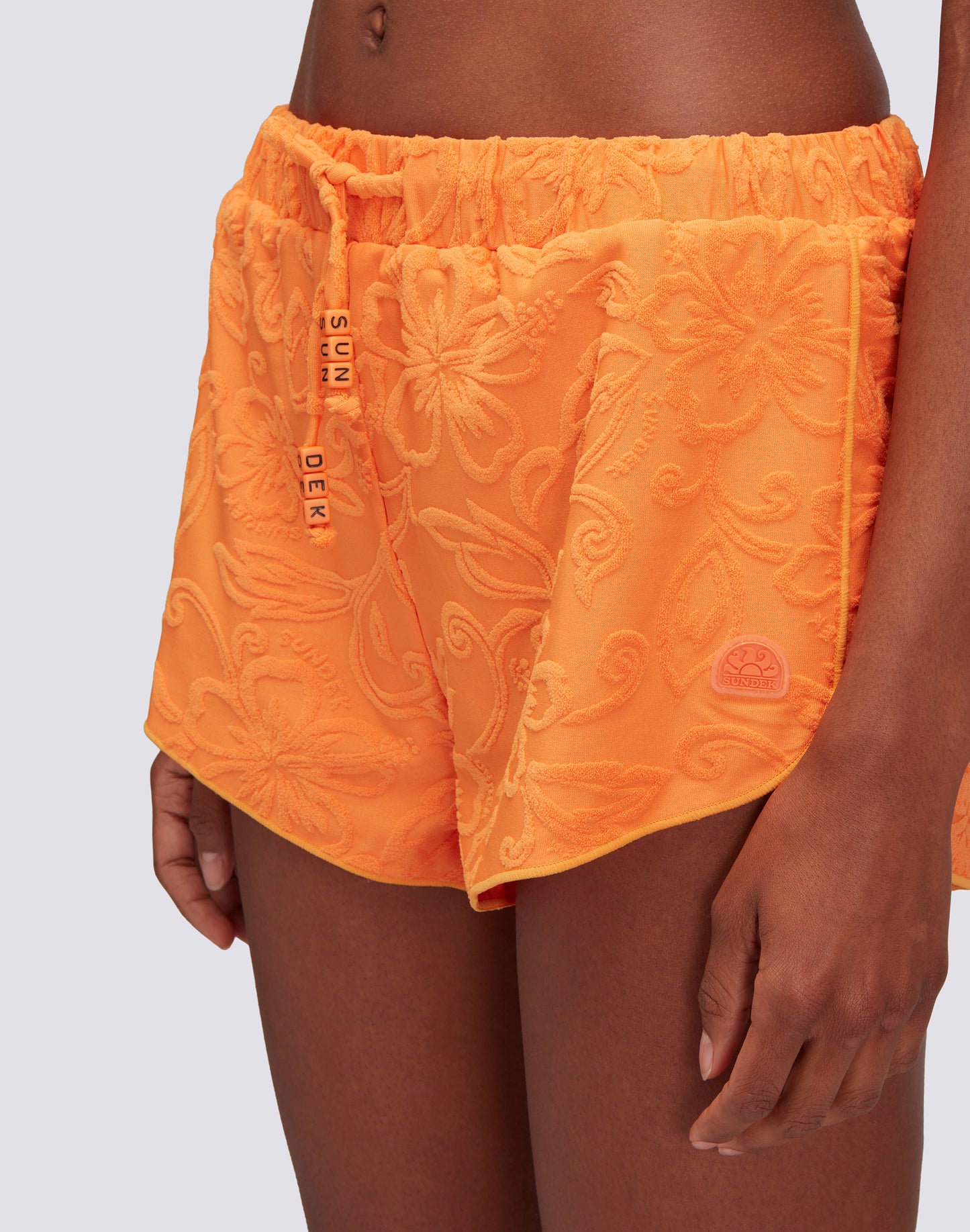 SHORT EN ÉPONGE JACQUARD À MOTIF SK23