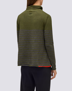 JERSEY DE MUJER CON CUELLO ALTO Y DETALLES DE RAYAS