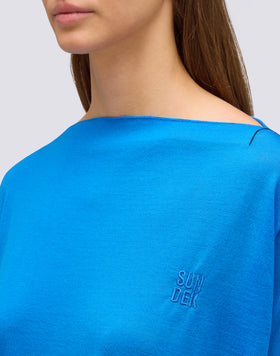 WOMEN'S CREW NECK WOOL SWEATER