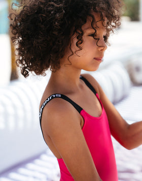 BAÑADOR DE UNA PIEZA CON TIRANTES CON LOGOTIPO