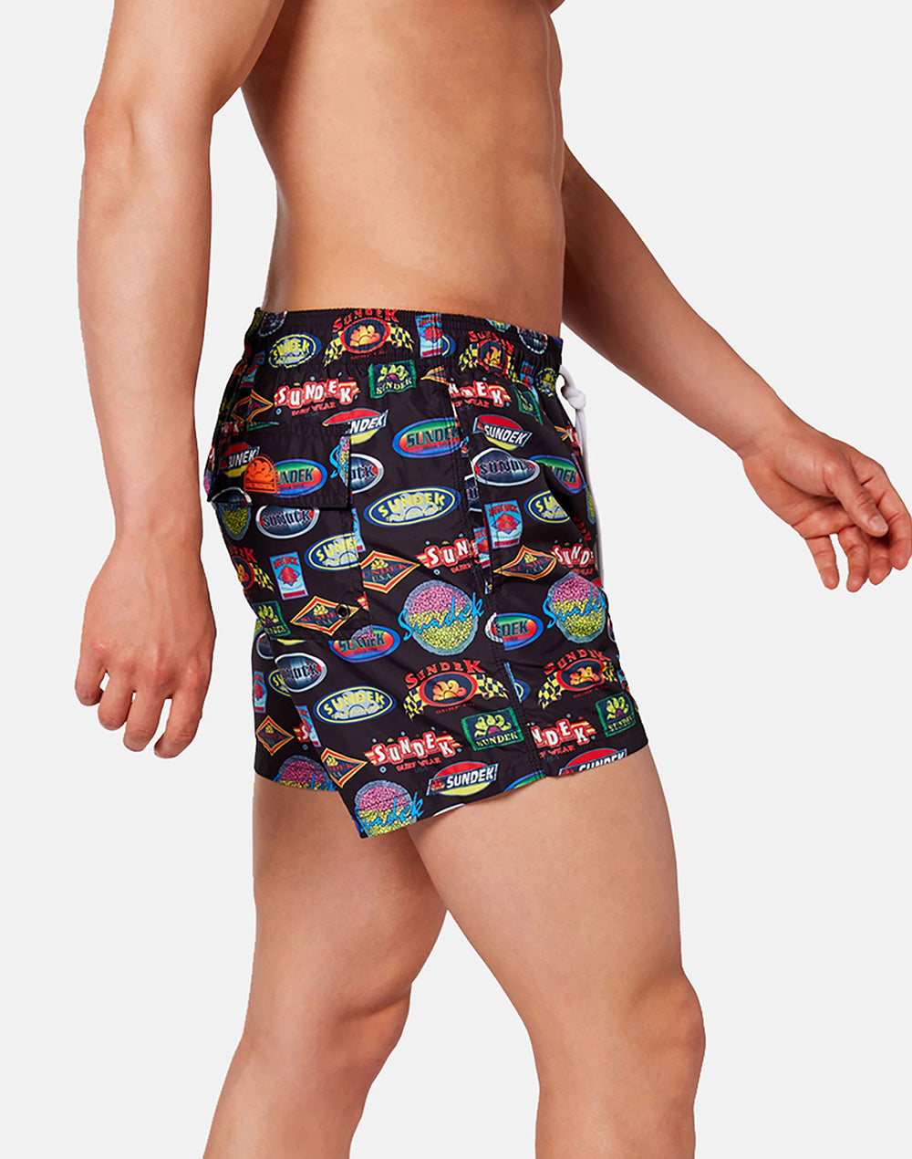 HISTORICAL LOGO PRINT SHORT SWIM SHORTS WITH AN ELASTICATED WAISTBAND 